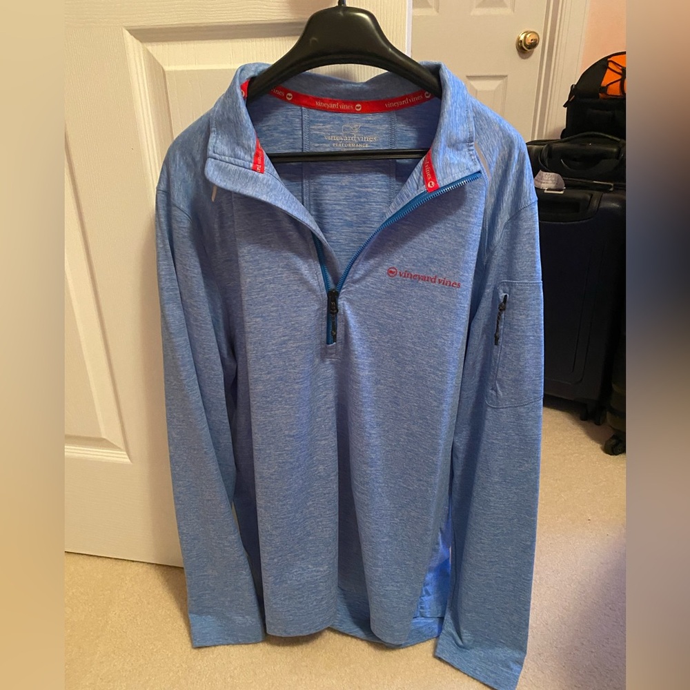 Vineyard vines size large performance quarter zip in light blue